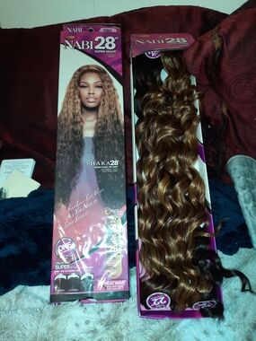 NWT SUPER WEAVE Wavy Weaving Synthetic Hair Color Dark Brown-Blond BT/4007 28"
